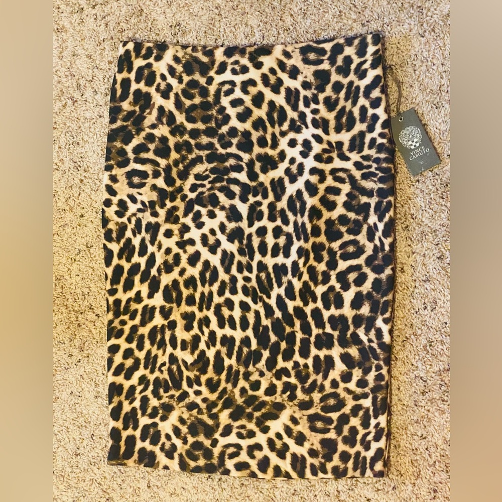 Vince Camuto Leopard print pencil skirt NWT size Small